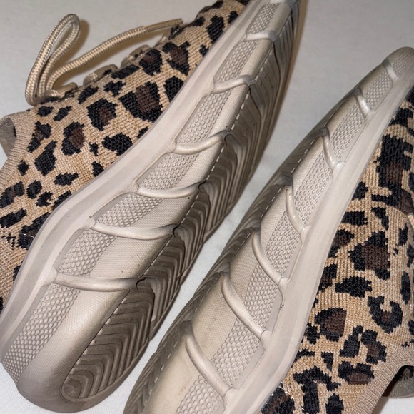 Skechers fashion sneakers animal print stretchy memory foam slip on size 7 - Picture 4 of 7